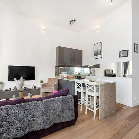 Lumina On The Old Square Near The Royal Castle