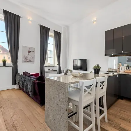 Daire Lumina On The Old Square Near The Royal Castle Varşova